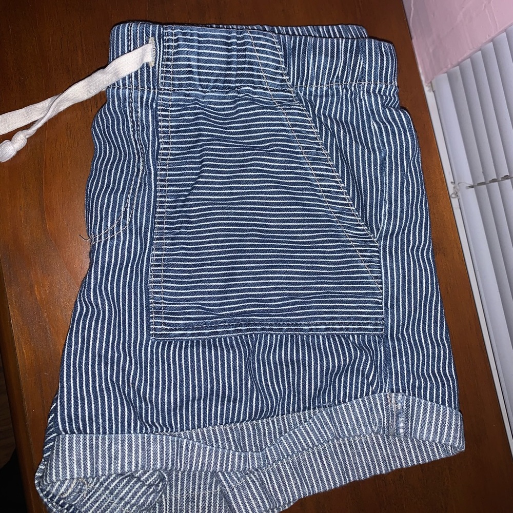 BDG Urban Outfitters pinstripe shorts in size small